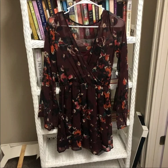 Abercrombie & Fitch Bell Sleeve Floral Dress - Picture 4 of 7